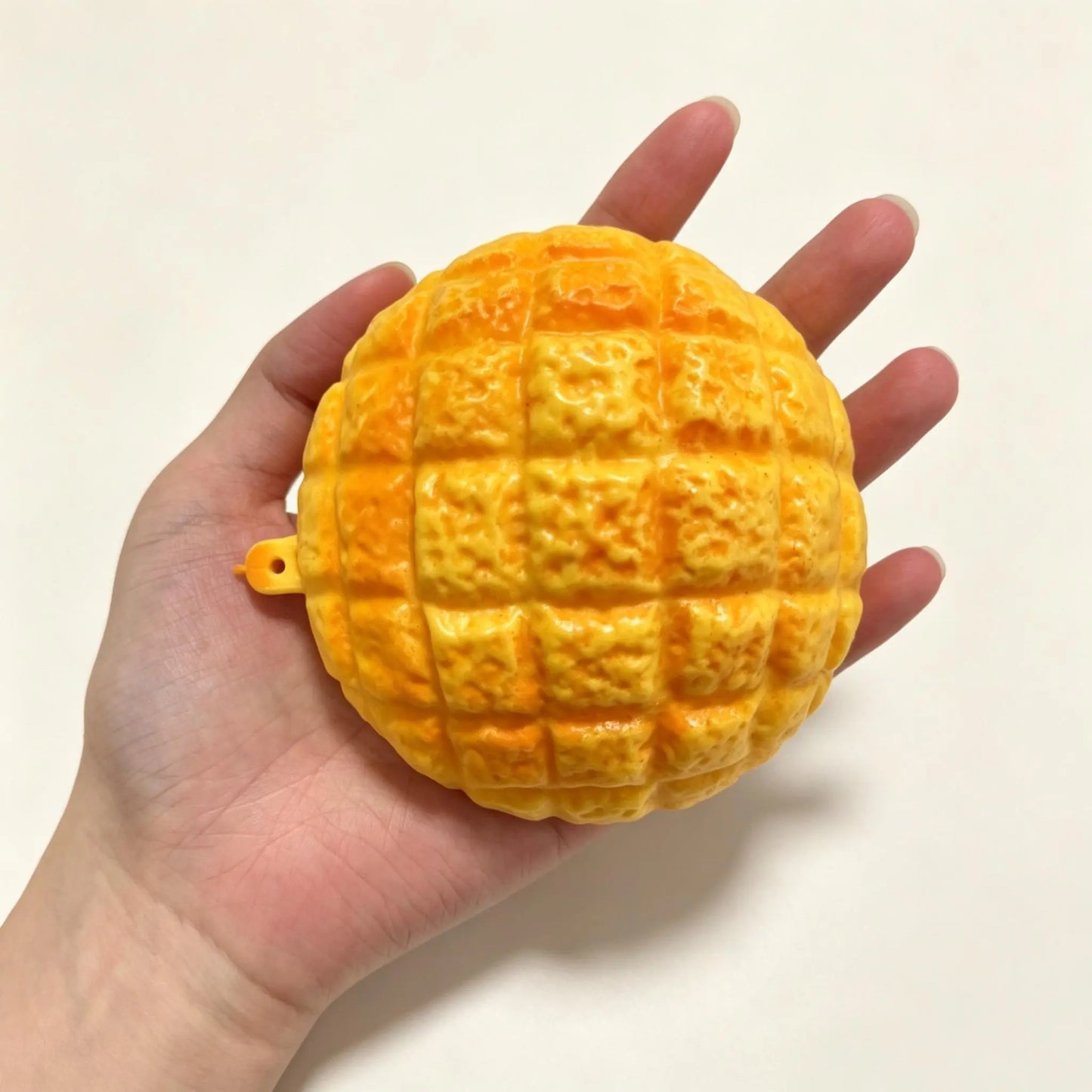 [ASMR Pineapple Bun Squishy] Slight Crunchy Food Squishies Toy Stress Relief Fidget Toy-Slight Crunchy Fidget Toy with Building Blocks inside for Stress Relief Halloween / Haunted